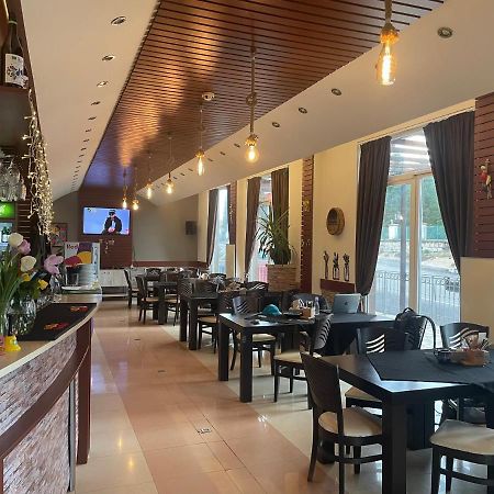 Sea And Mountain Hotel Prolesha Exterior photo